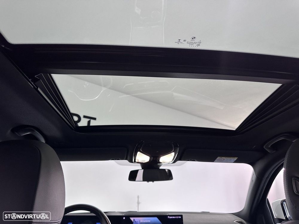 BMW 330 e Pack Desportivo M Pro Auto - 23