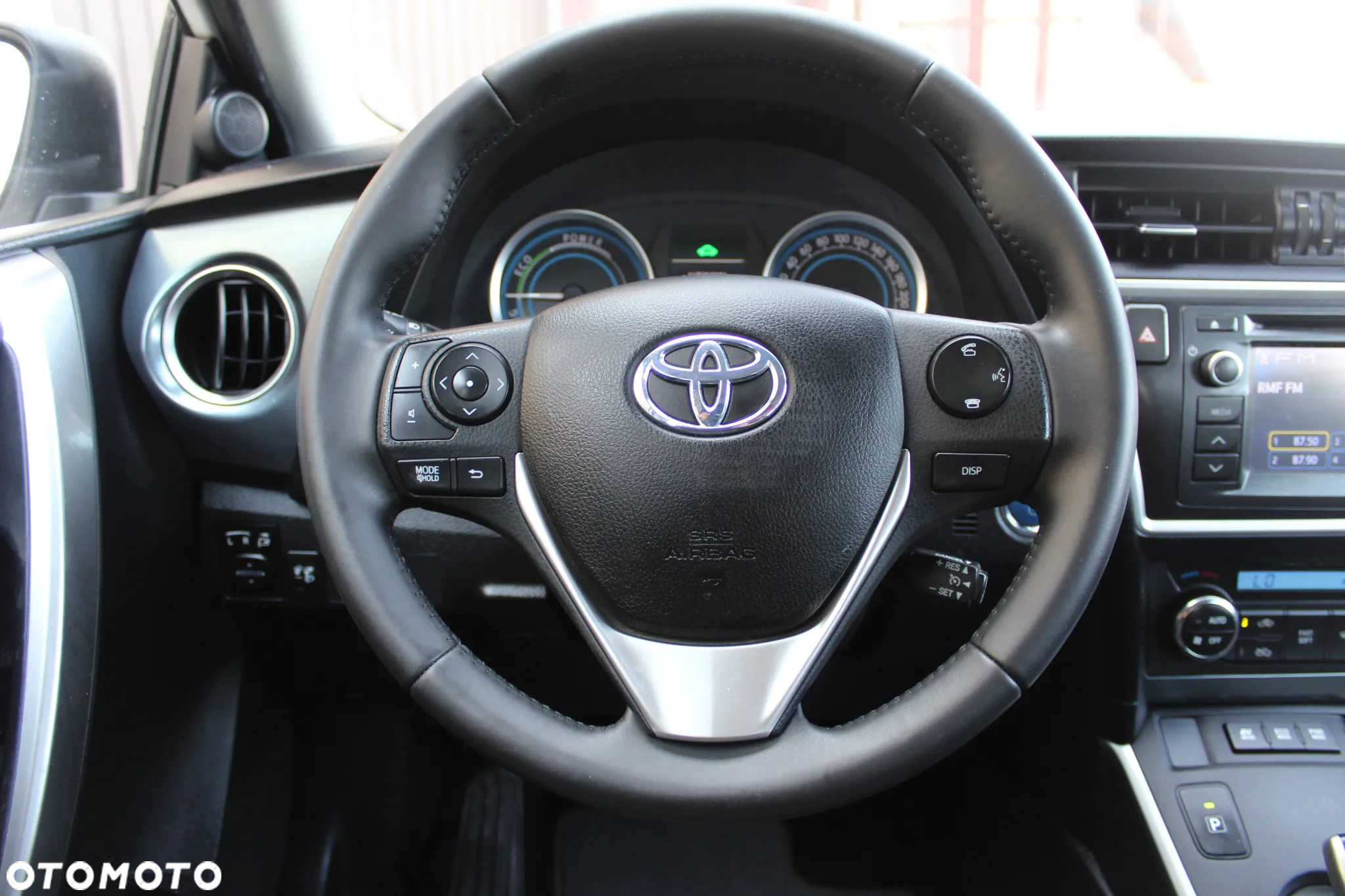 Toyota Auris 1.8 VVT-i Hybrid Automatik Touring Sports Design Edition - 22