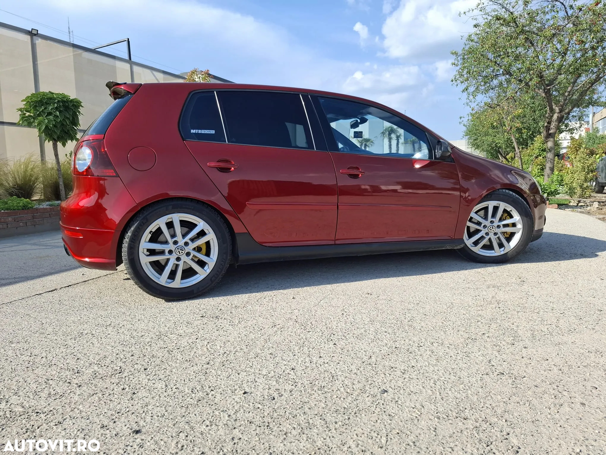 Volkswagen Golf 2.0 FSI GTI - 2