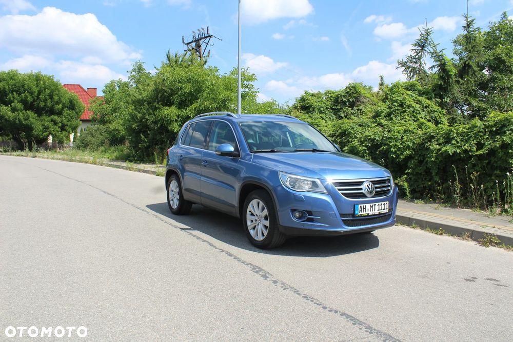 Volkswagen Tiguan - 1