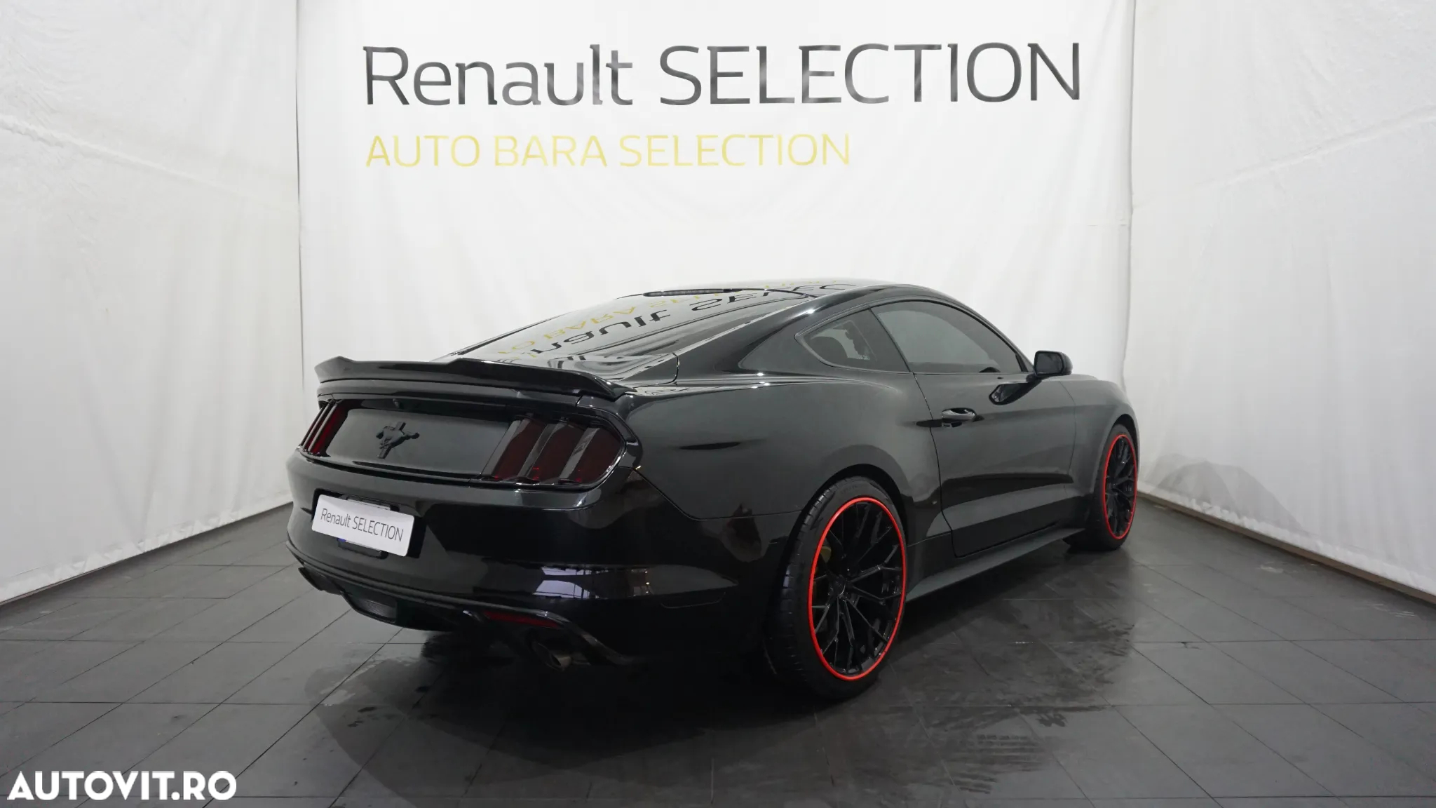 Ford Mustang - 2