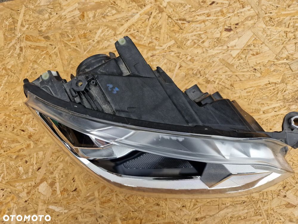 Reflektor prawy przód vw Up - 3