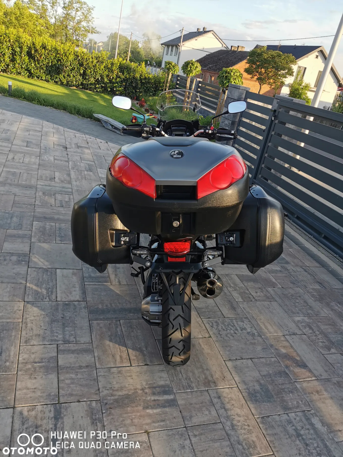 Honda VFR - 16