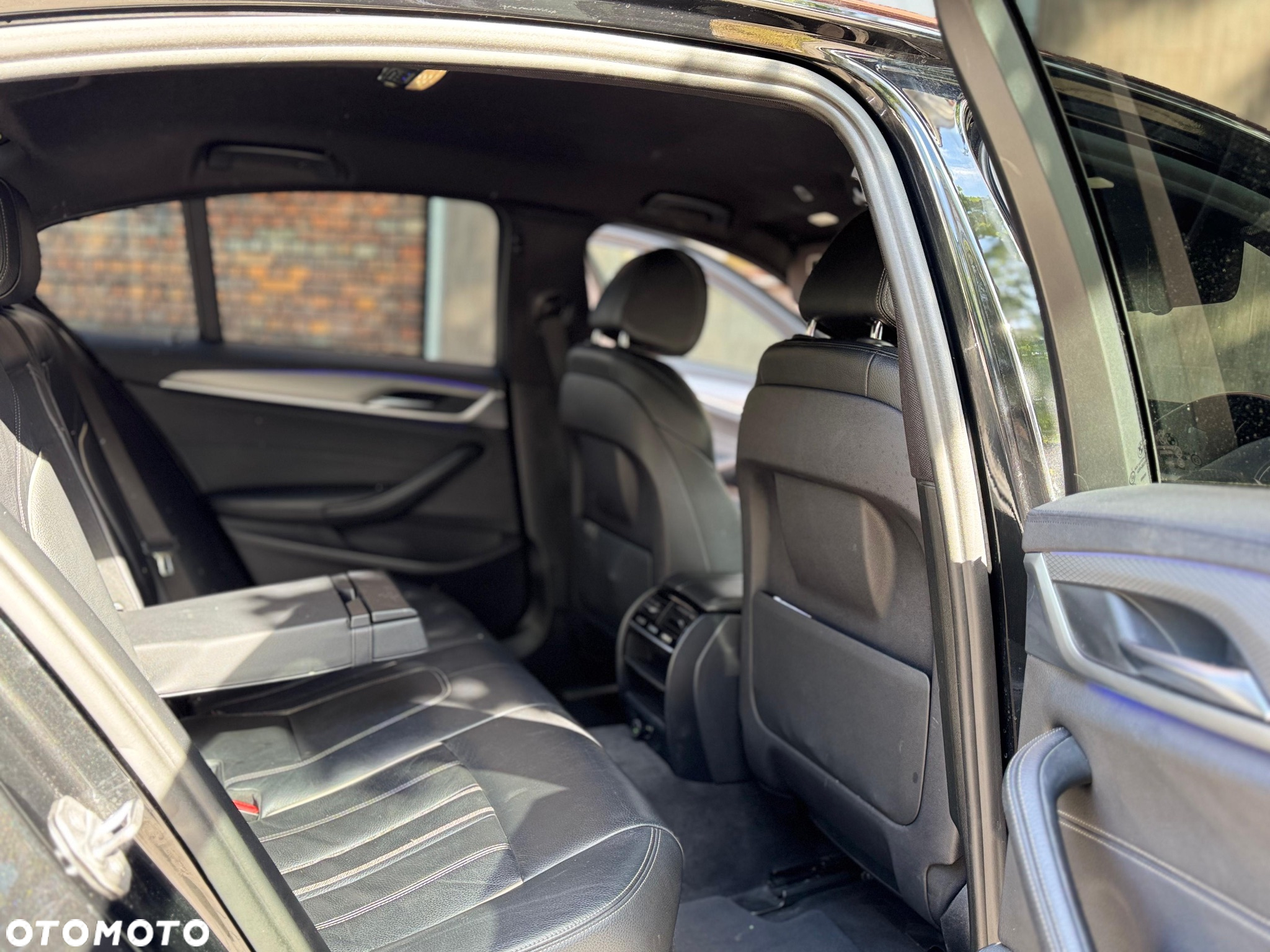 BMW Seria 5 520d M Sport - 9