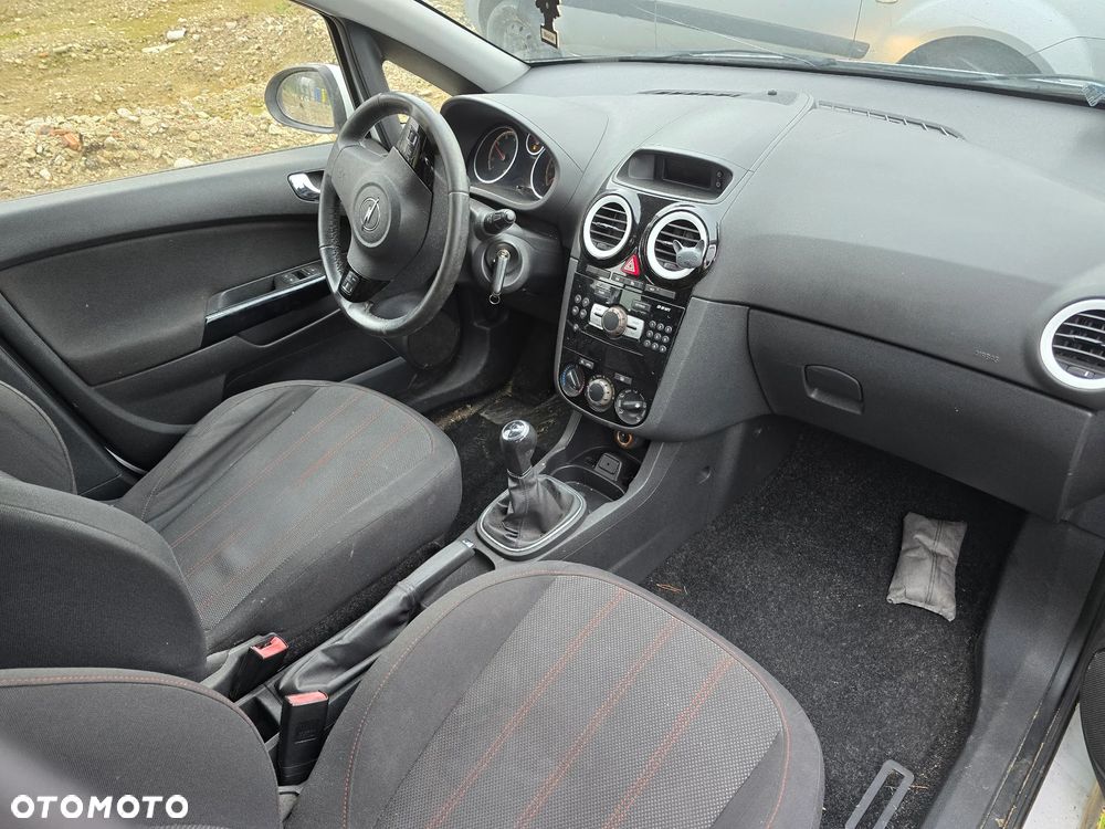 092 / OPEL CORSA D / NA CZĘŚCI - 7