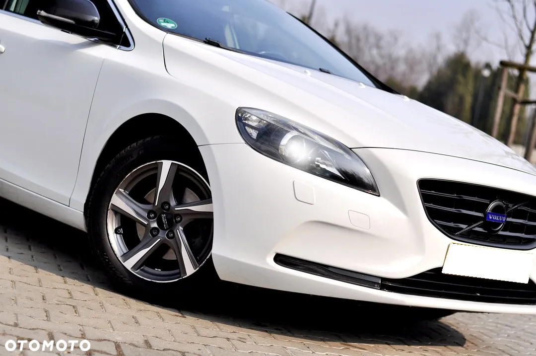 Volvo V40 D2 Summum - 13