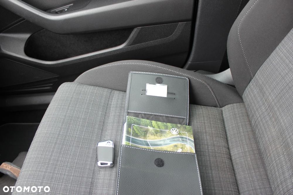 Volkswagen Passat 2.0 TDI SCR DSG Comfortline - 23