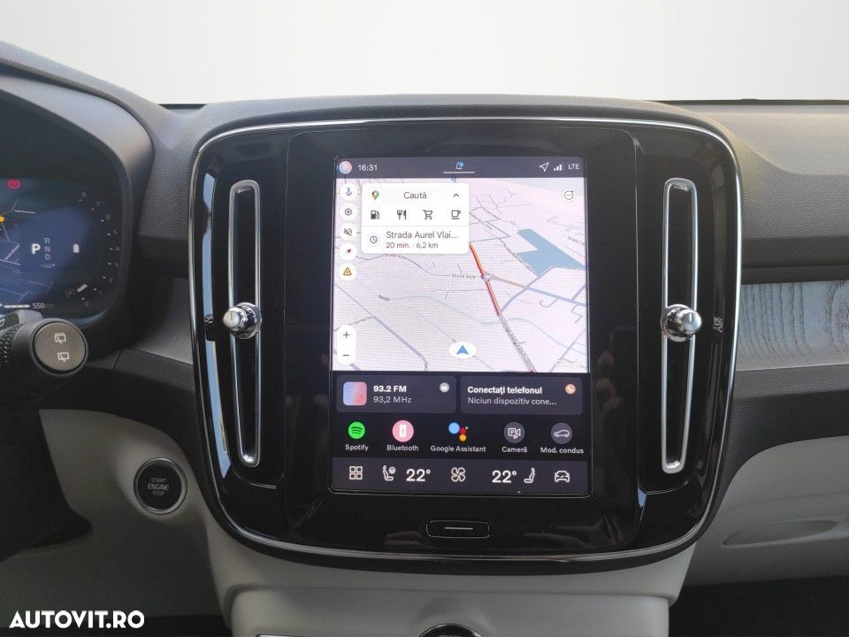 Volvo XC 40 B4 AT FWD MHEV Plus Dark - 16