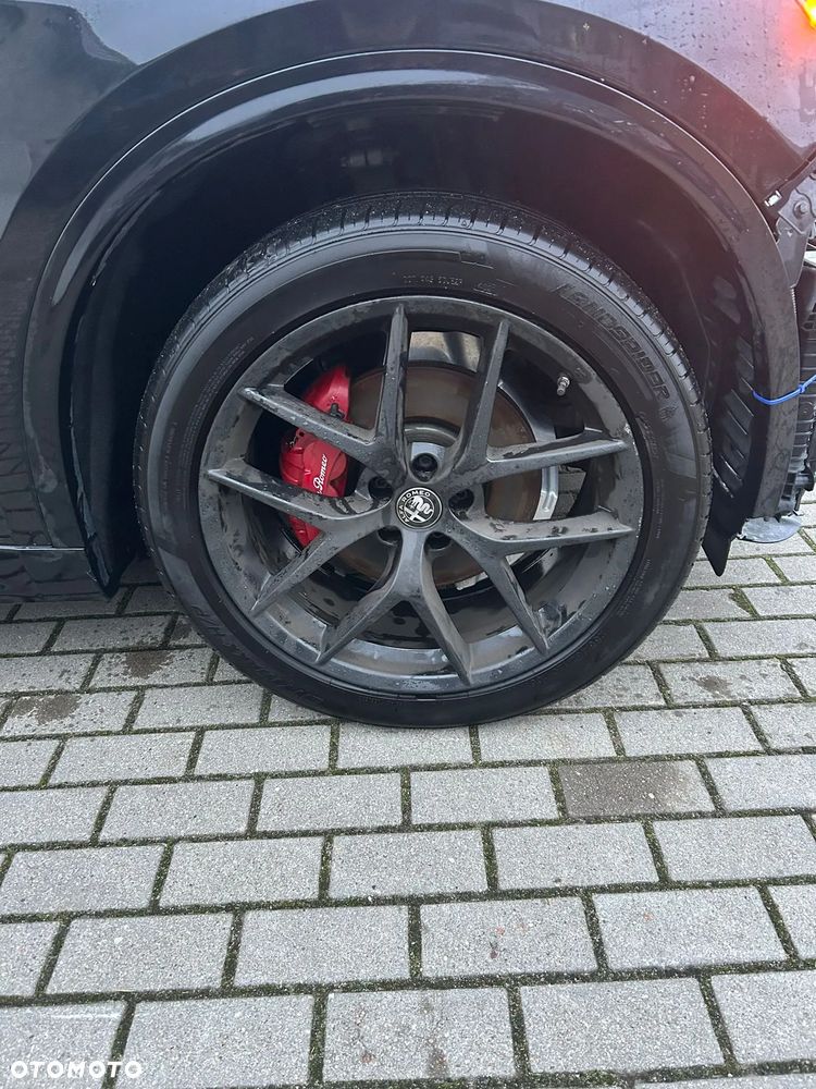 Alfa Romeo Stelvio - 8