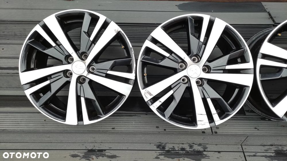 Felgi aluminiowe Peugeot 3008 II GT LINE komplet 9809687377 7.5J×18 CH5-49 5×108 - 11