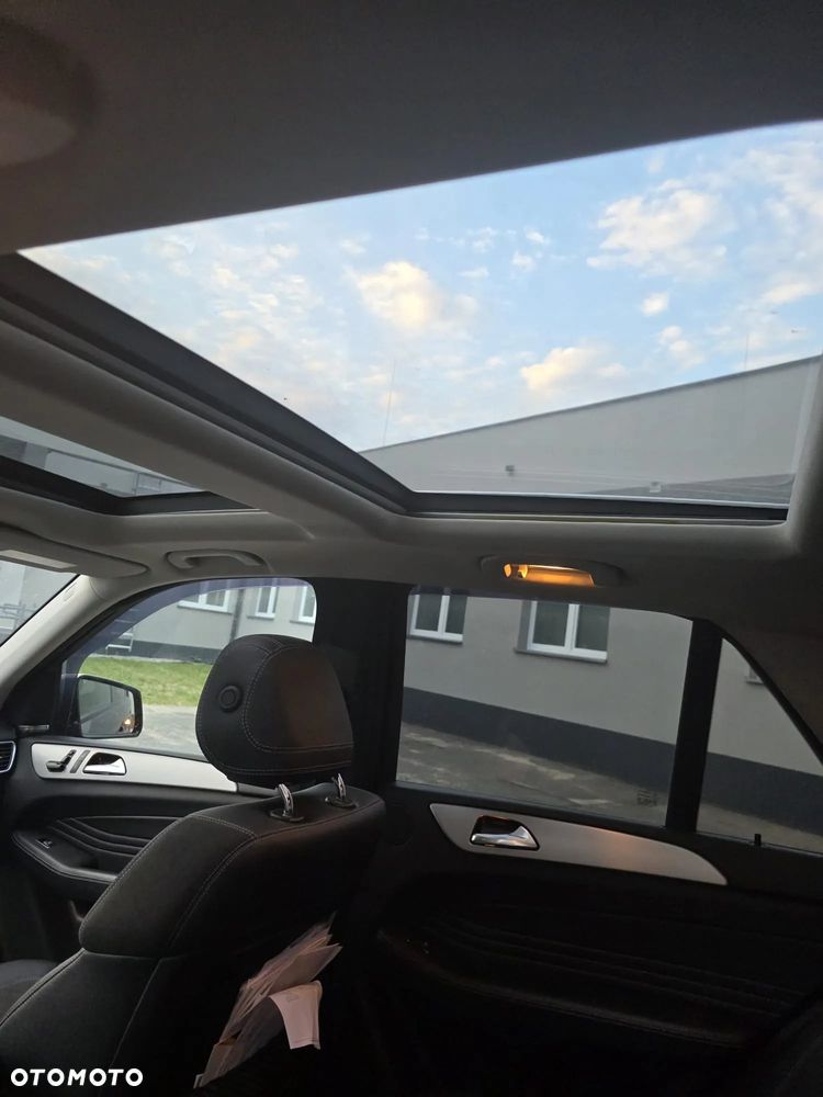 Mercedes-Benz ML - 10