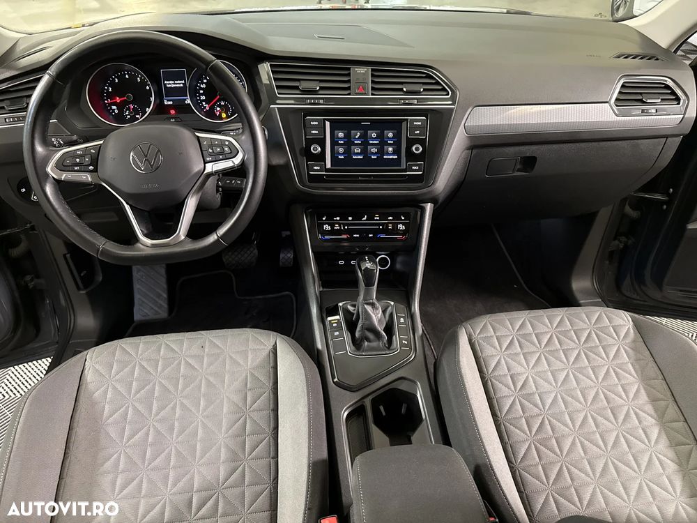 Volkswagen Tiguan - 10