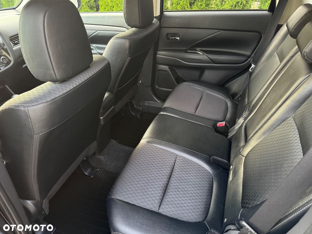 Mitsubishi Outlander 2.2 DID Intense - 24