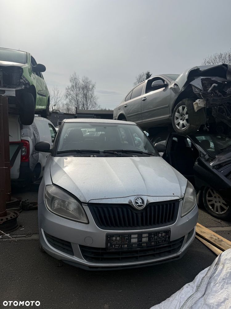 Skoda Fabia II 2 na części - 1