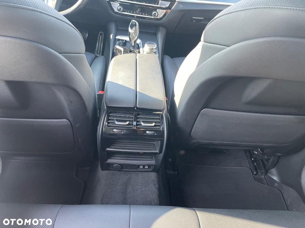 BMW Seria 5 520d xDrive MHEV M Sport sport - 18