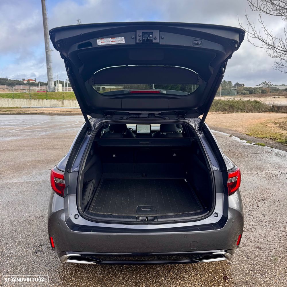 Toyota Corolla 1.8 Hybrid Exclusive - 29