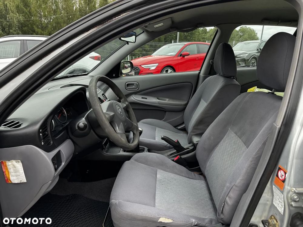Nissan Almera - 11