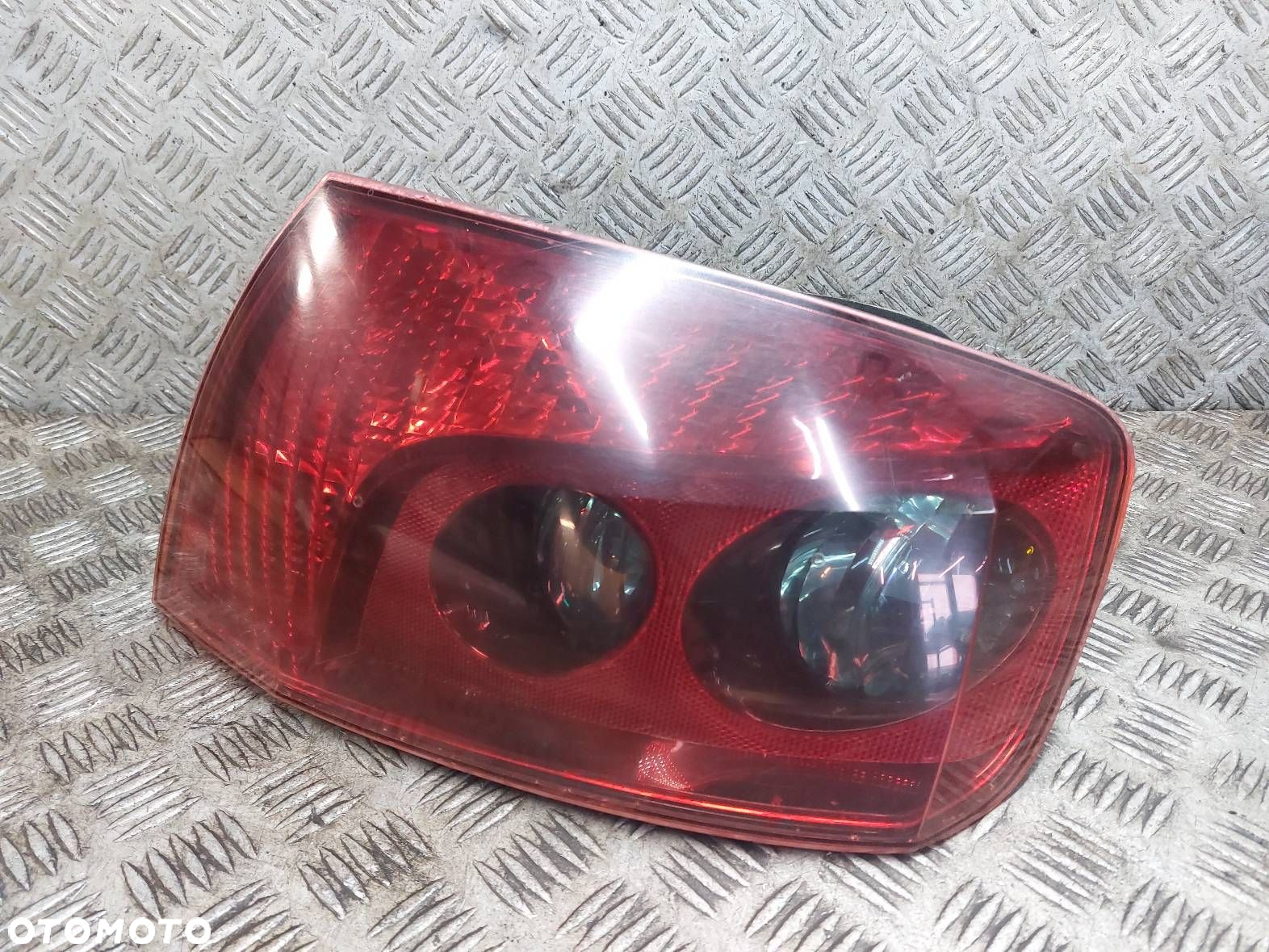 LAMPA PRAWY TYŁ + WKŁAD PEUGEOT 407 I SEDAN 9656606280 - 2