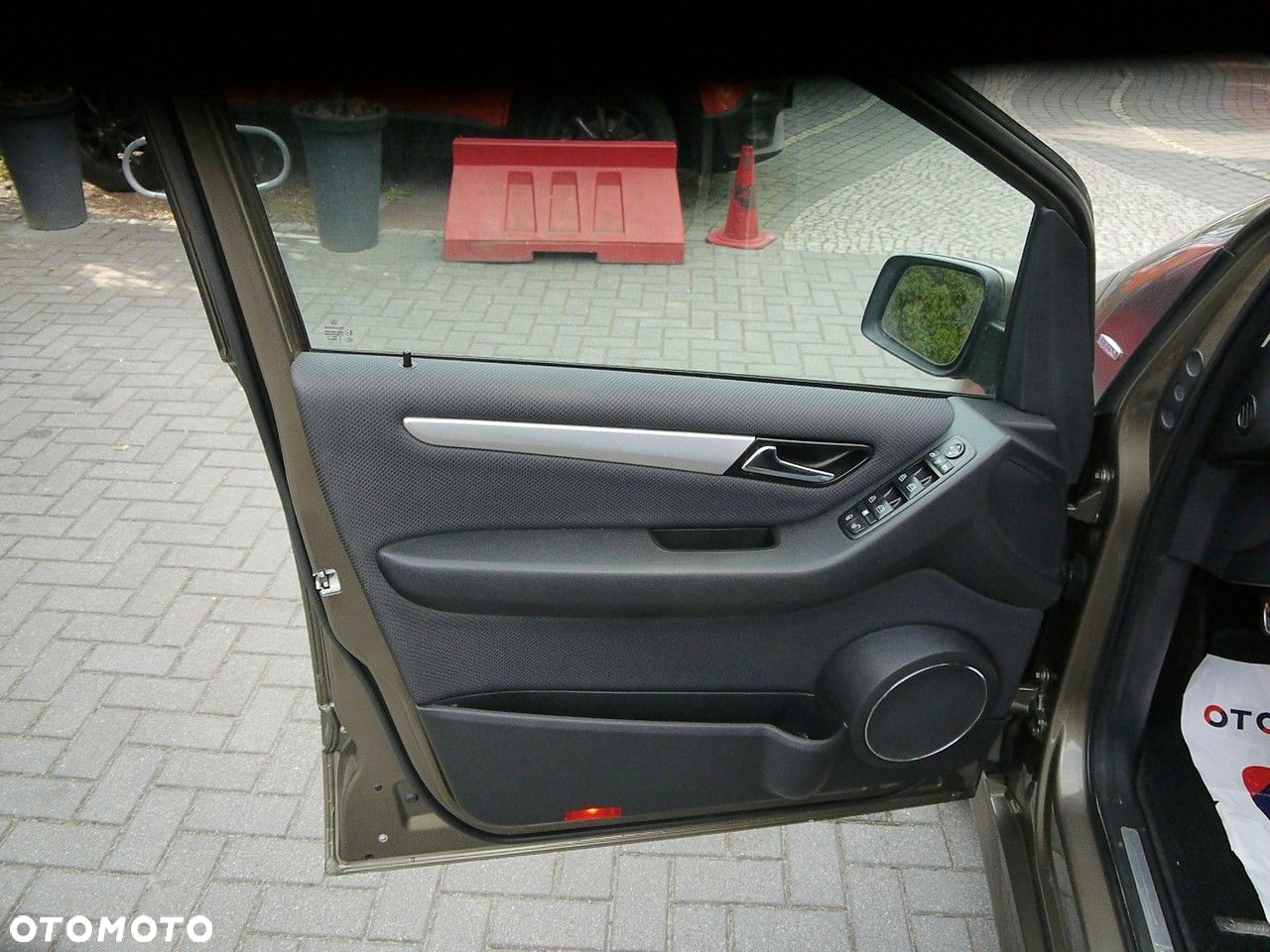Mercedes-Benz Klasa B 180 BlueEFFICIENCY SPORT EDITION - 28
