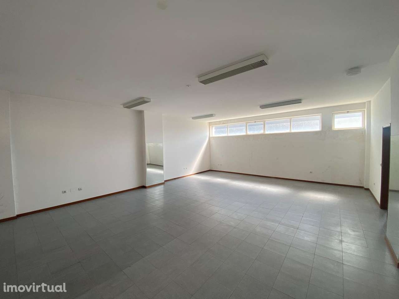 Loja 87 m² , (Imóvel de Banco), 2 Frentes, Possib.Converter  Habitação - Grande imagem: 5/18
