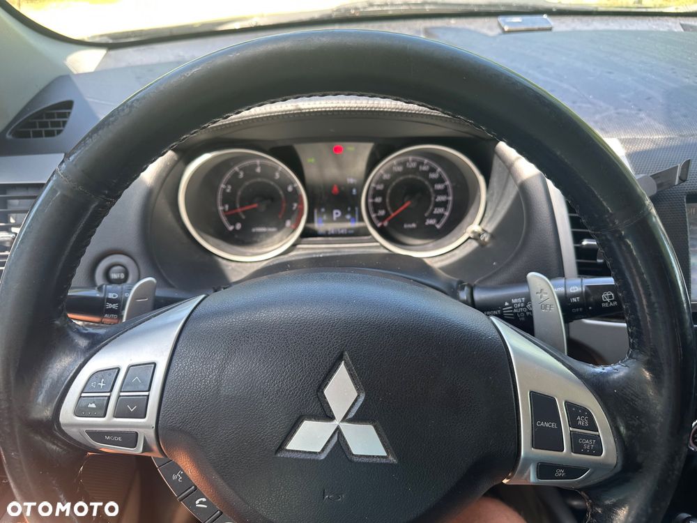 Mitsubishi Outlander 2.0 2WD CVT Invite - 8
