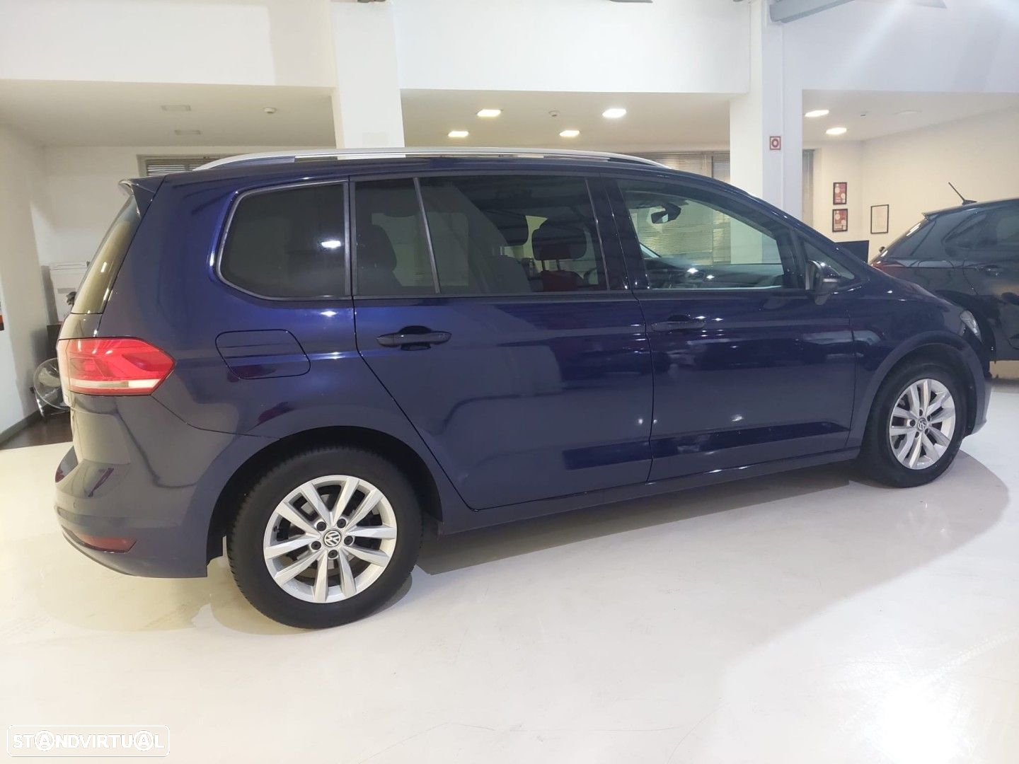 VW Touran 1.6 TDI Confortline DSG - 6