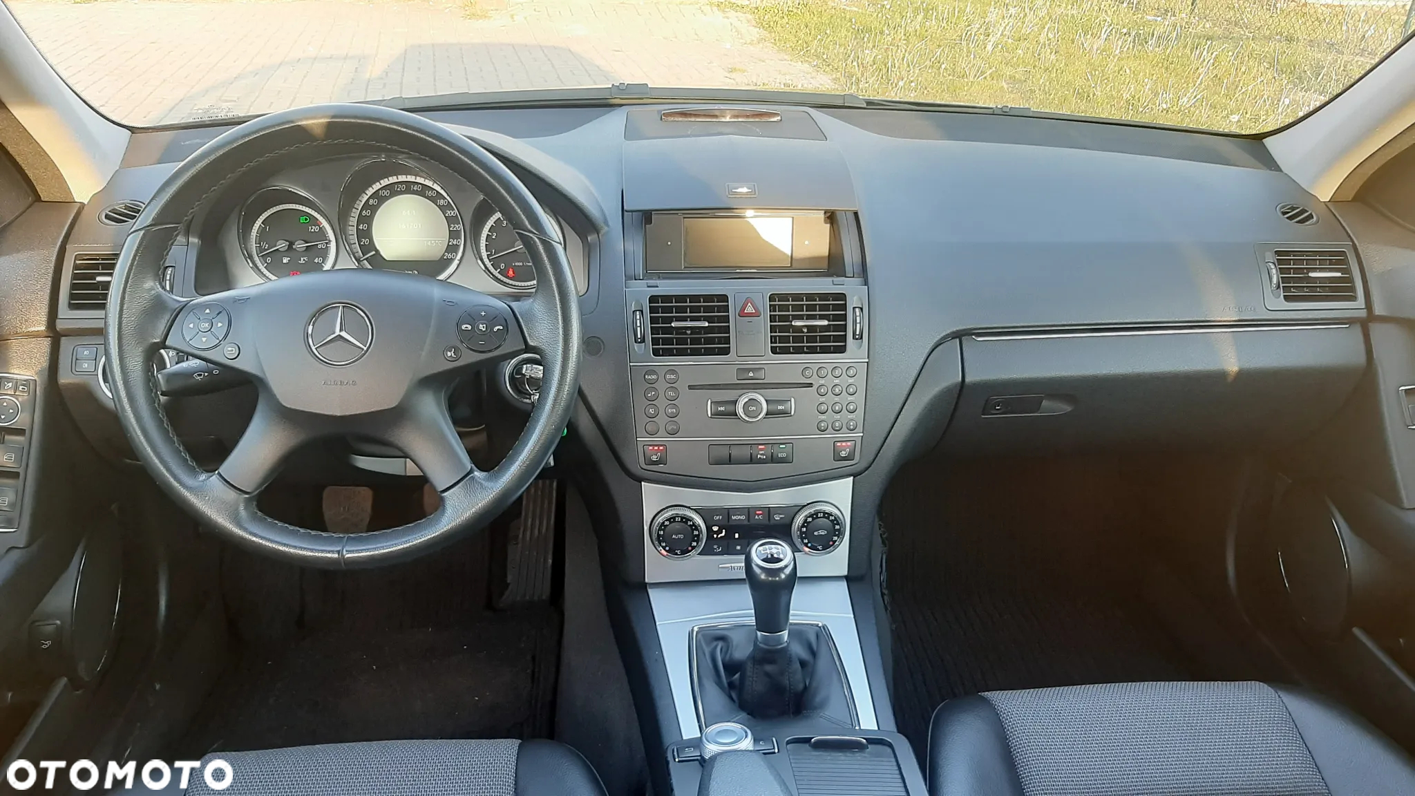Mercedes-Benz Klasa C 180 CGI BlueEff Avantgarde - 22