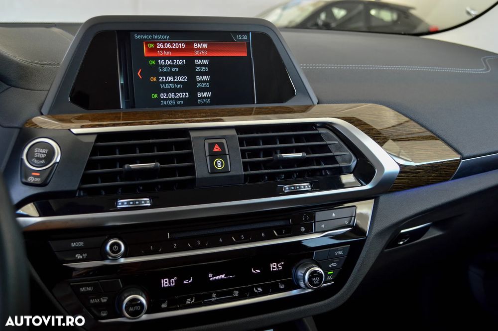 BMW X3 xDrive20i AT Luxury Line - 16