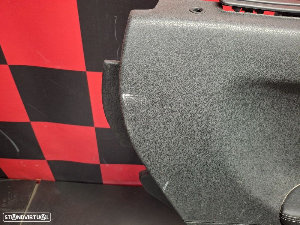 Quartela Trás Esquerda Mercedes-Benz R-Class (W251, V251) - 3