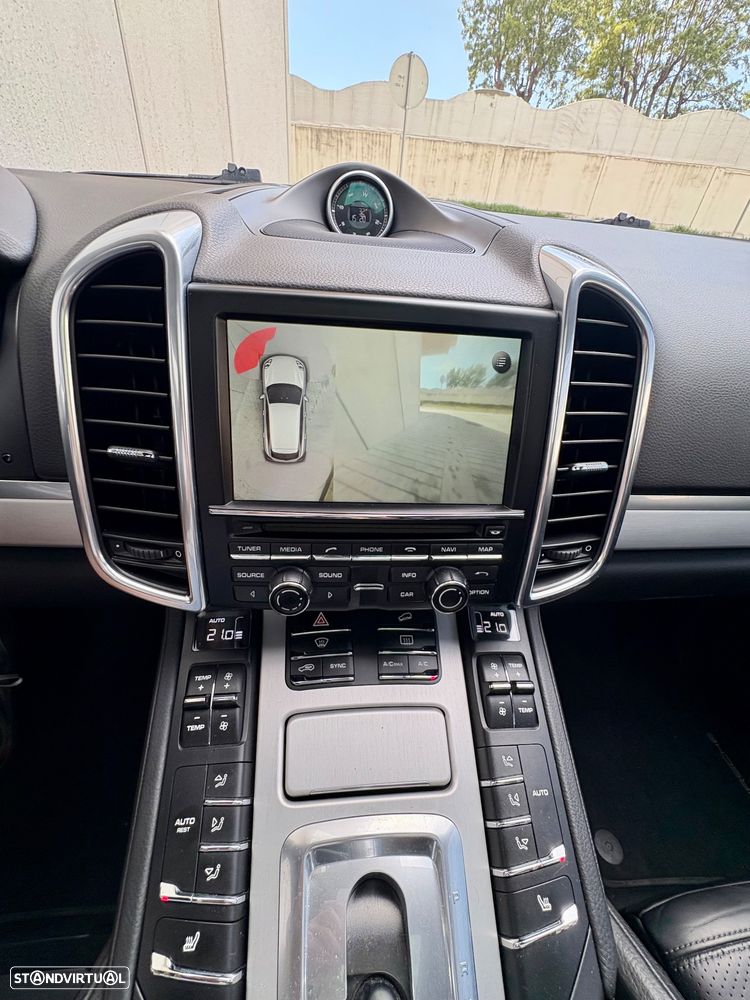 Porsche Cayenne S - 12
