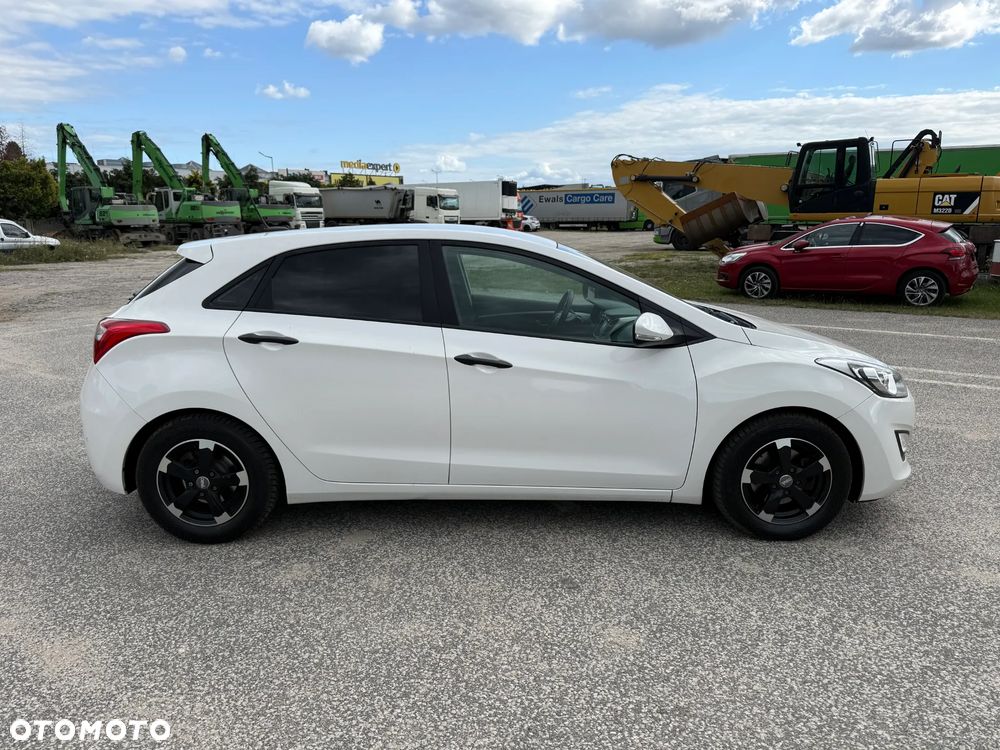 Hyundai i30 1.4 Comfort - 11