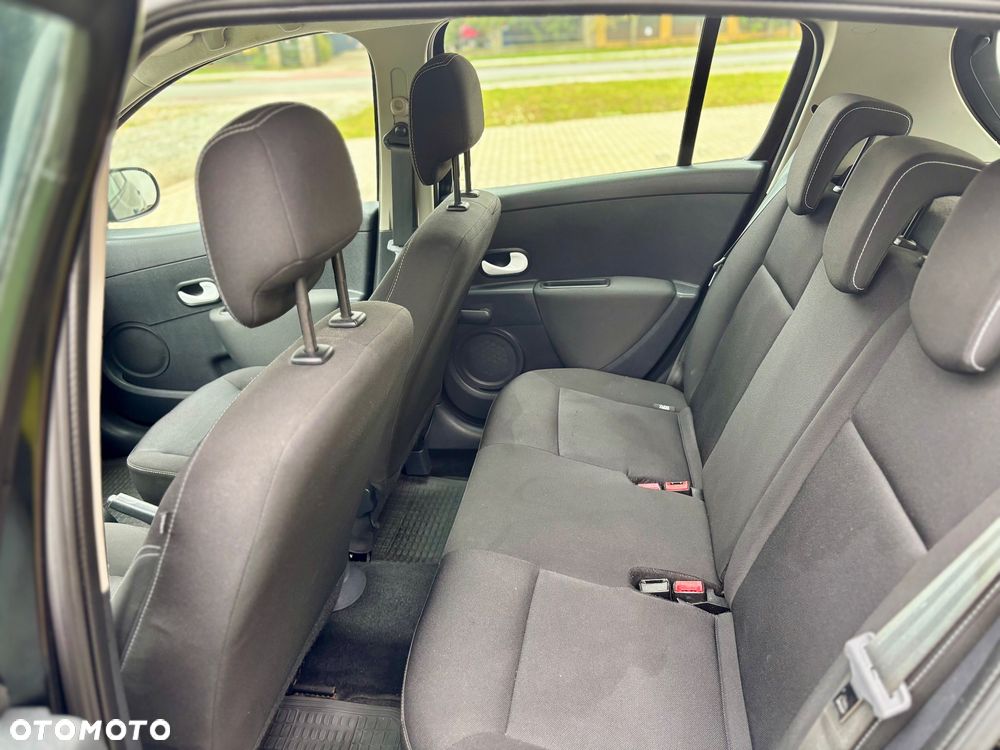 Renault Laguna dCi 180 FAP GT - 7