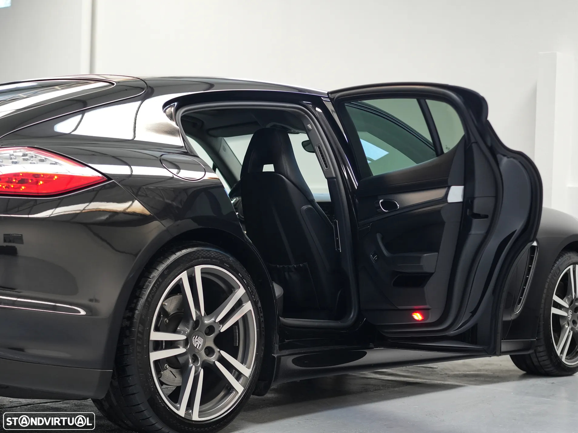 Porsche Panamera Platinum Edition - 11