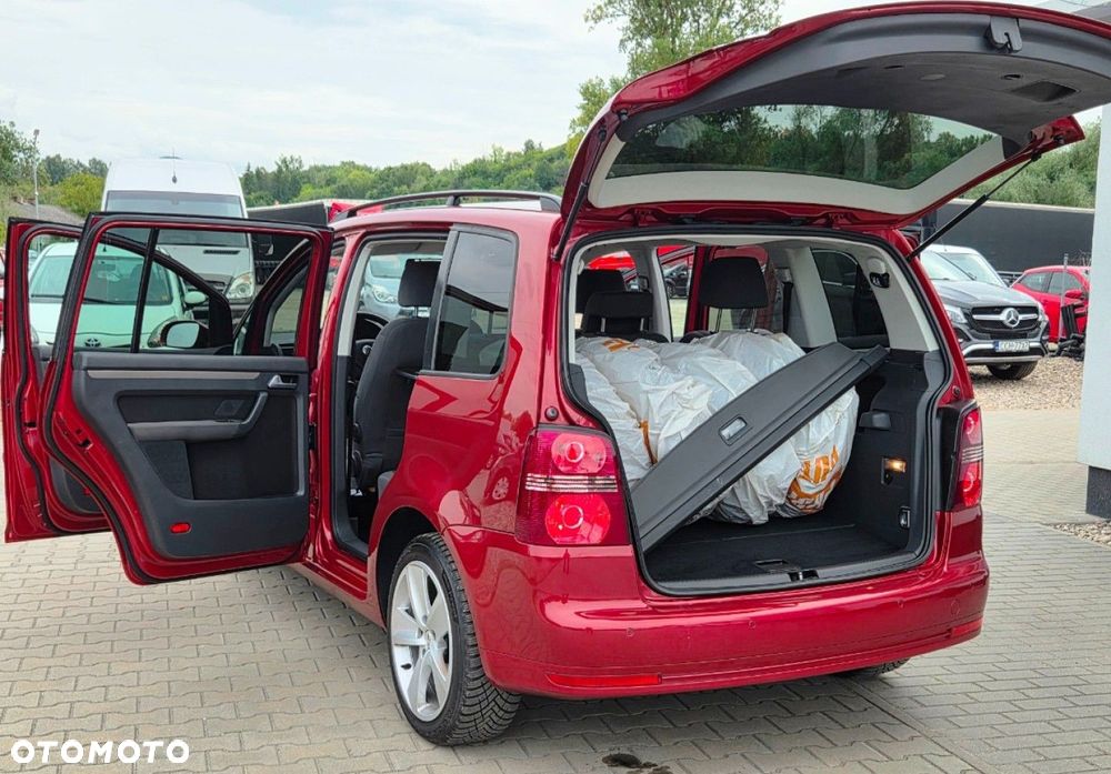 Volkswagen Touran - 28