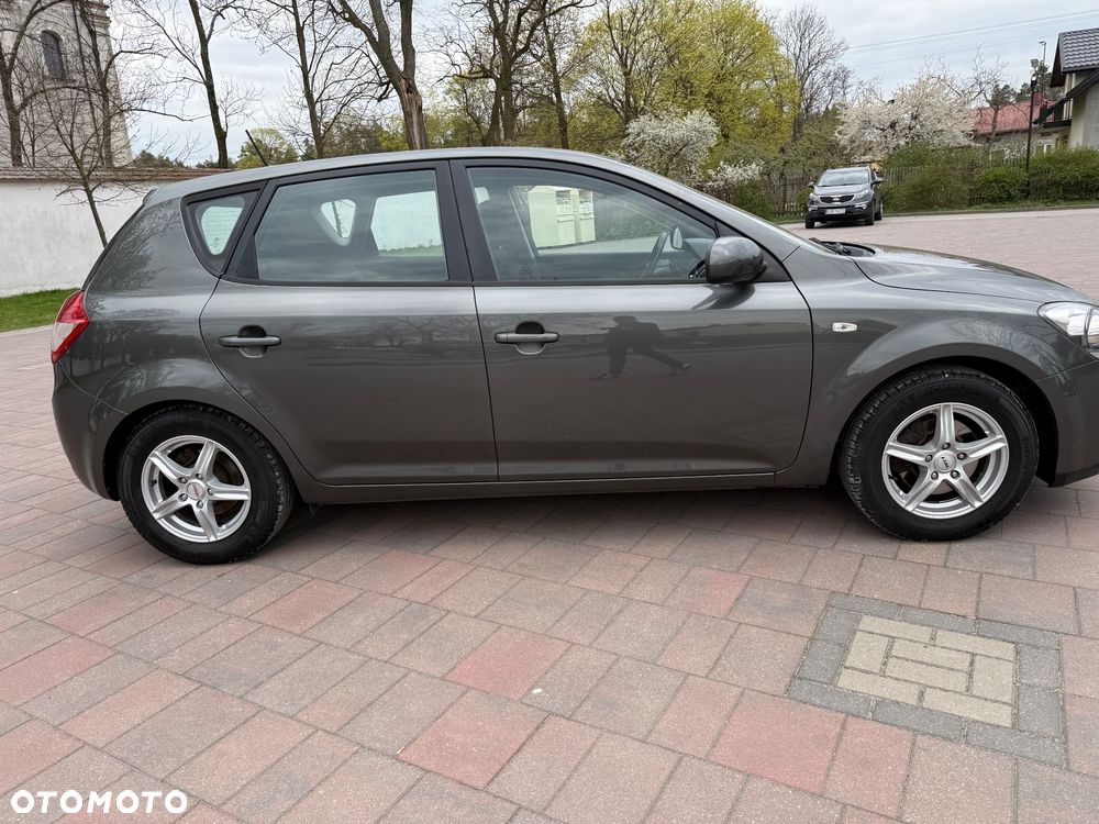 Kia Ceed 1.4 CVVT Attract - 25