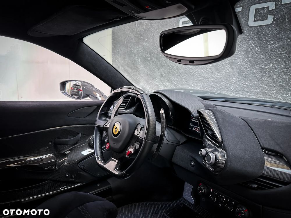 Ferrari 488 Pista - 38
