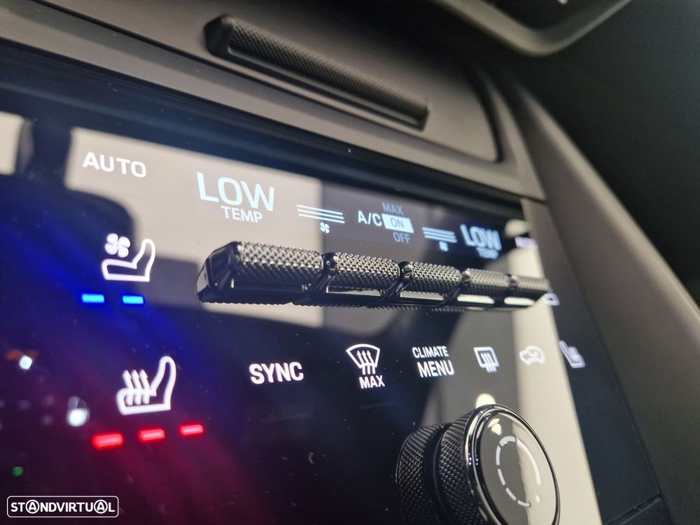 Porsche Macan Electric 4 - 23