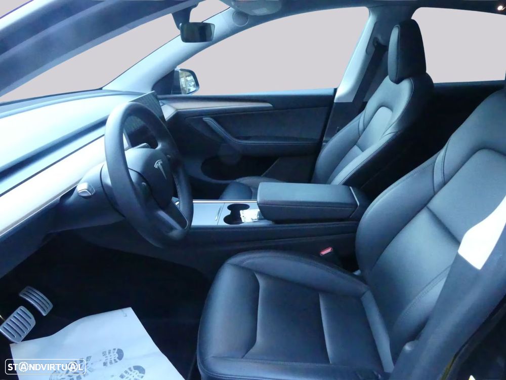 Tesla Model Y - 6