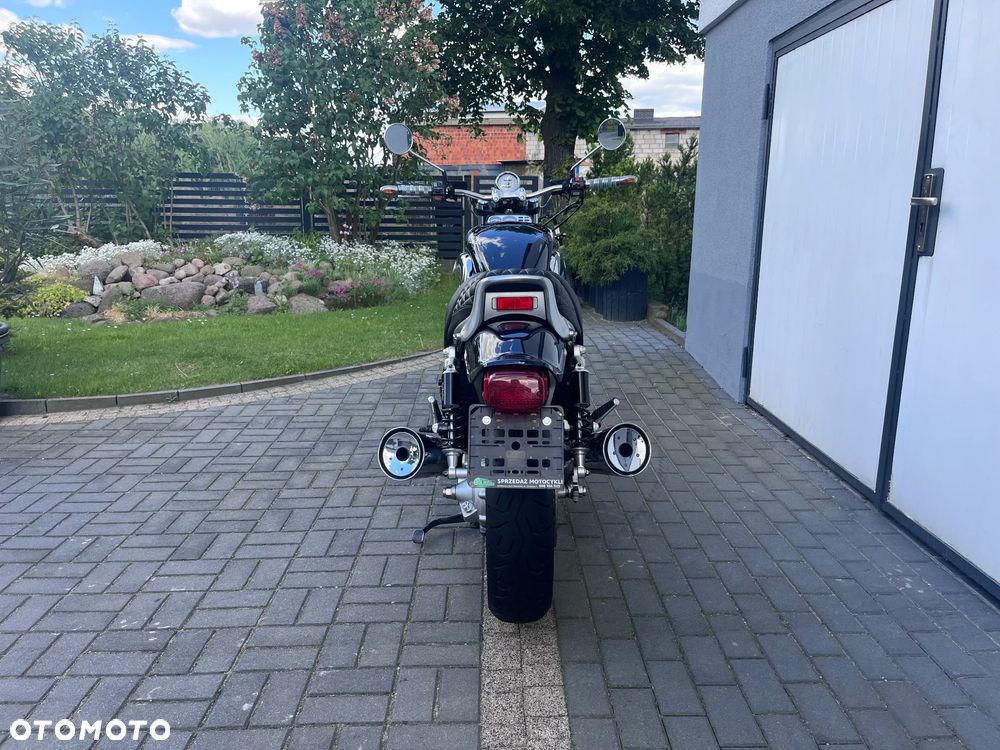 Yamaha V-MAX - 8