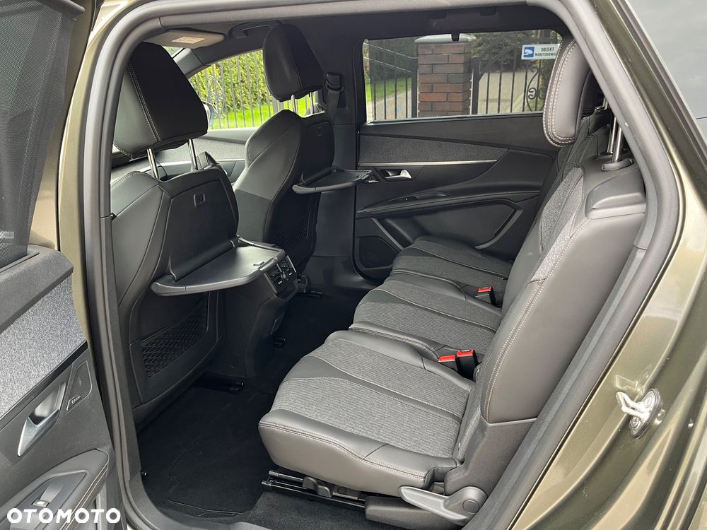 Peugeot 5008 1.6 PureTech Allure S&S EAT8 - 23