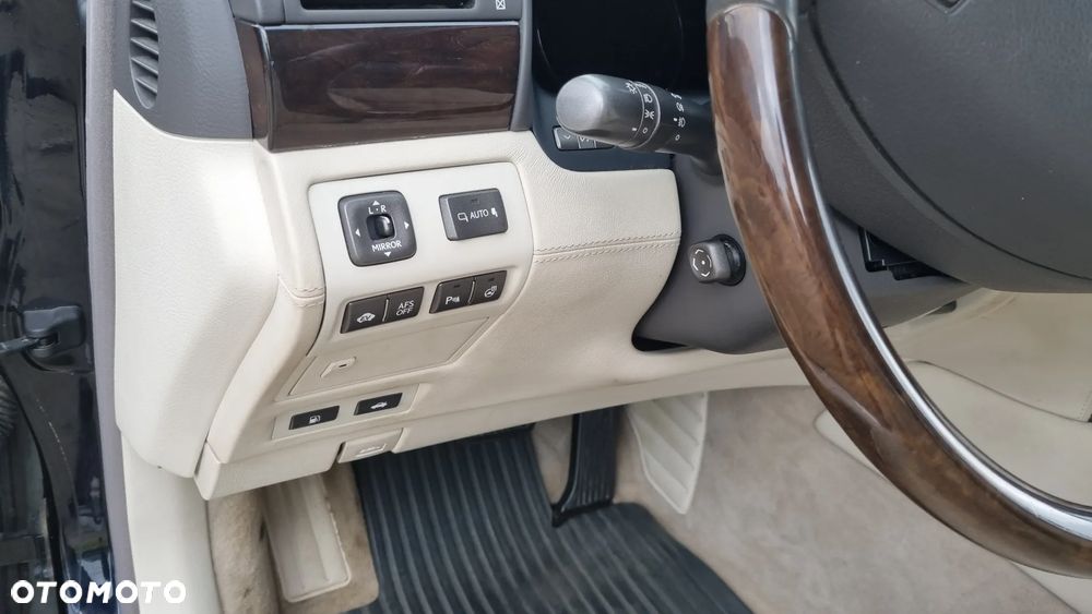 Lexus LS 600h Ambience h - 39