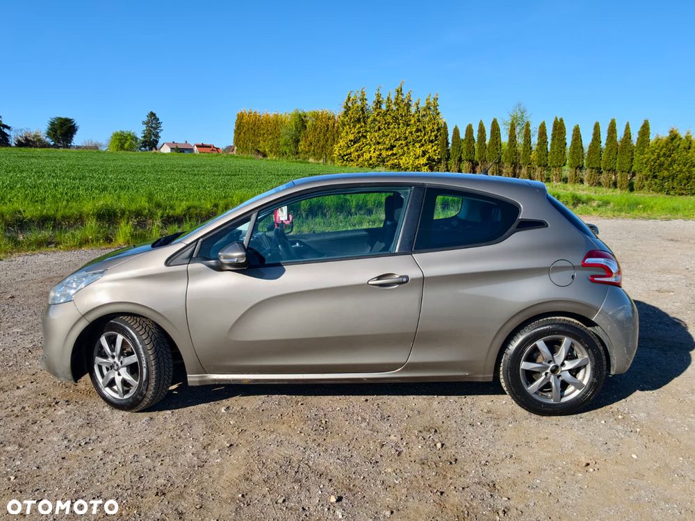 Peugeot 208 - 3