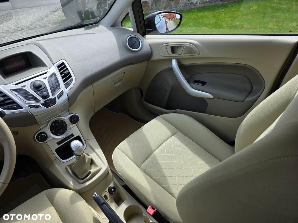 Ford Fiesta 1.4 Ghia - 17