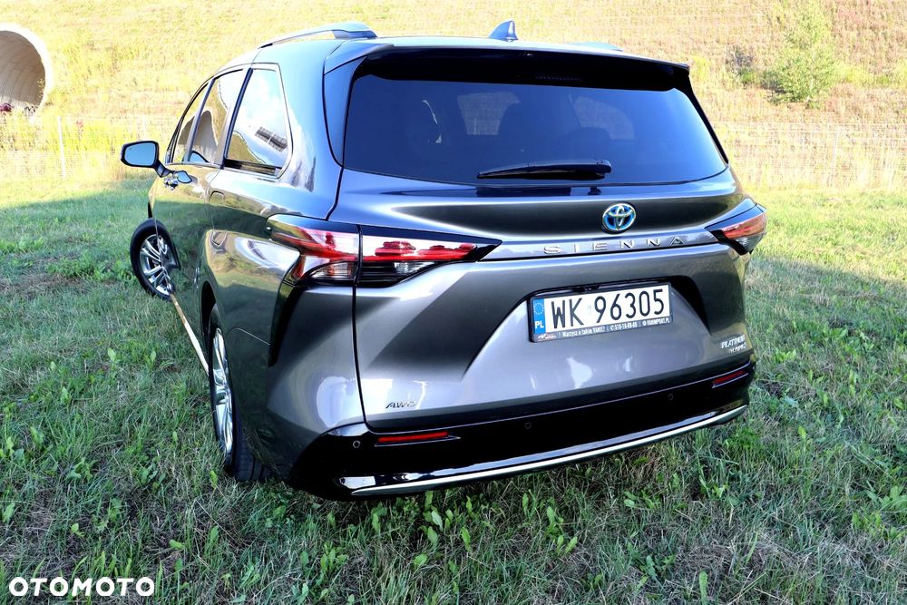 Toyota Sienna - 6