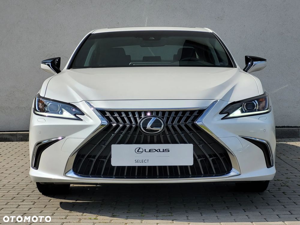 Lexus ES - 7