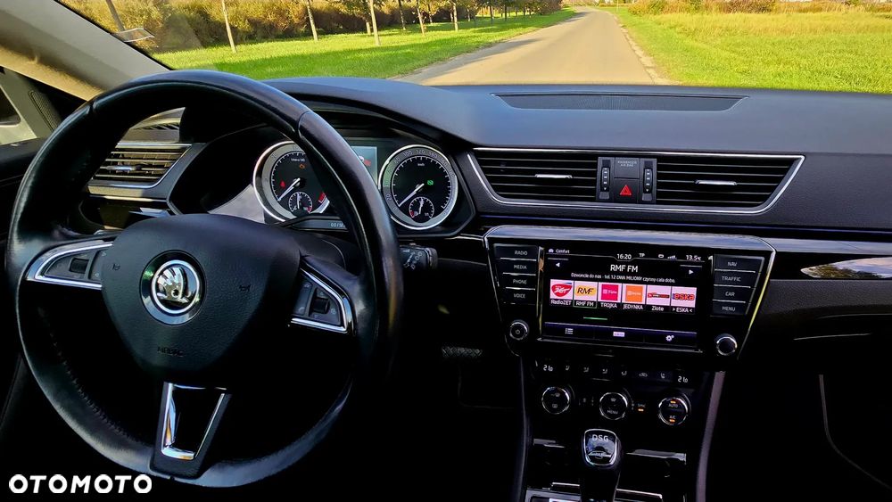 Skoda Superb 2.0 TDI 4x4 L&K DSG - 22