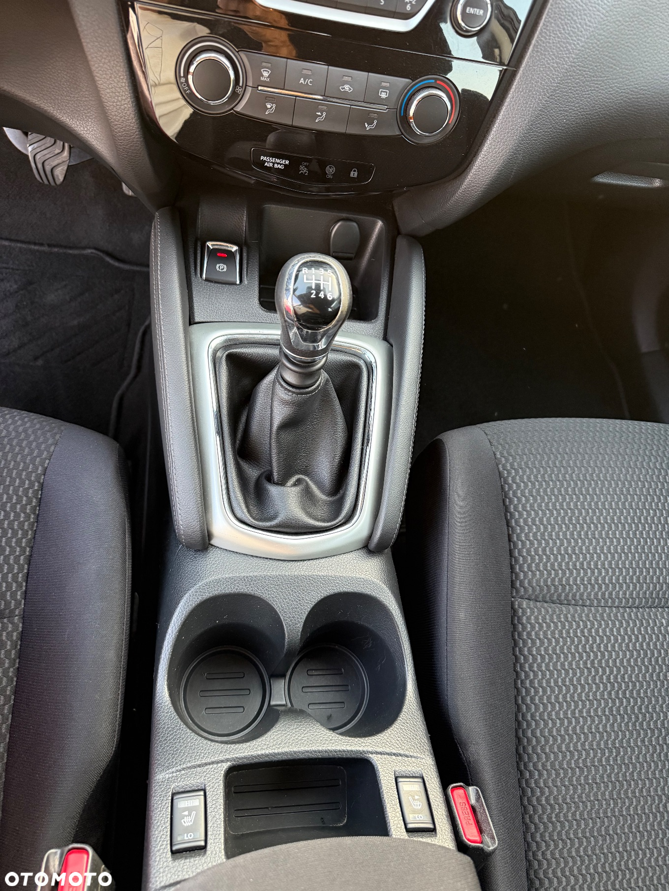 Nissan Qashqai - 25