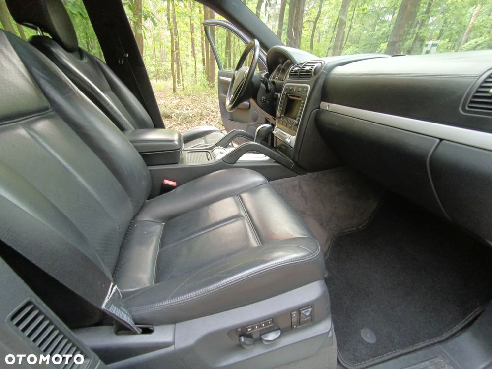 Porsche Cayenne - 15