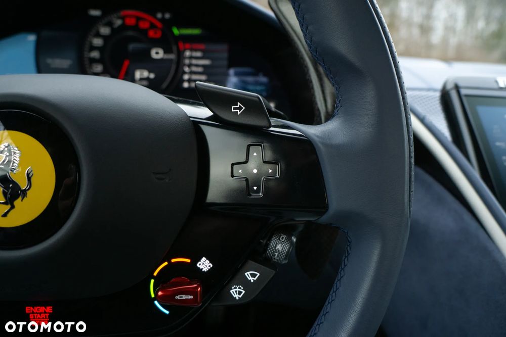 Ferrari Roma Spider - 30