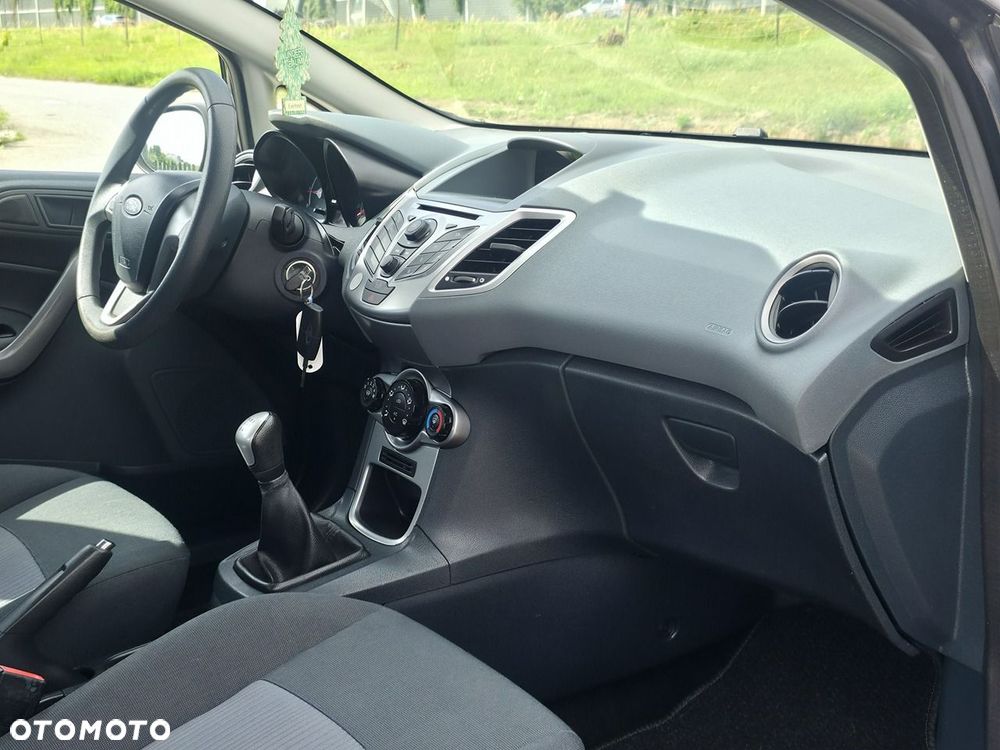 Ford Fiesta - 8